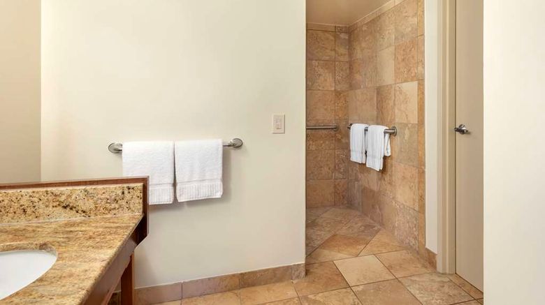 <b>Hilton Vacation Club Kaanapali Beach Room</b>. Images powered by <a href="https://iceportal.shijigroup.com/" title="IcePortal" target="_blank">IcePortal</a>.