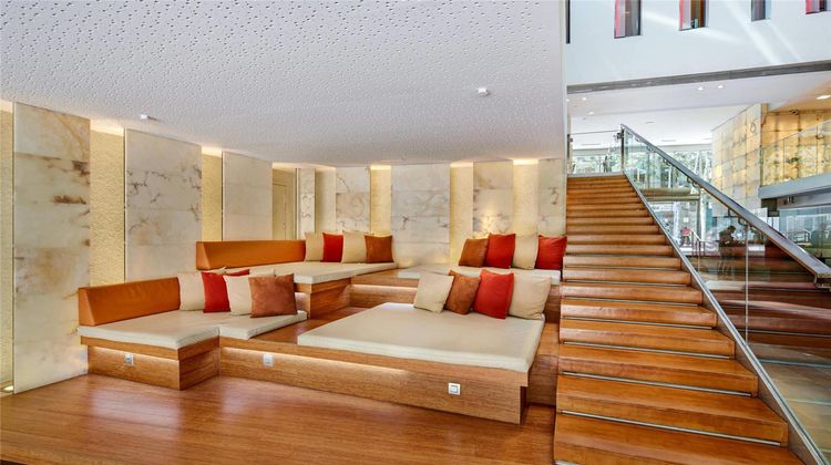 Sercotel Rosellon Lobby