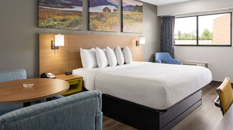 Days Inn by Wyndham Columbus Worthington Suite