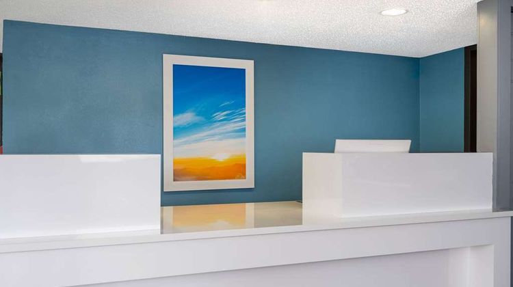 Days Inn by Wyndham Columbus Worthington Lobby