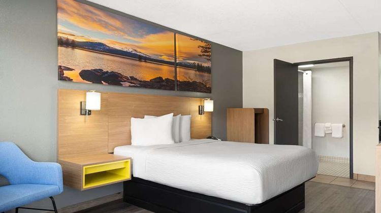 Days Inn by Wyndham Columbus Worthington Room