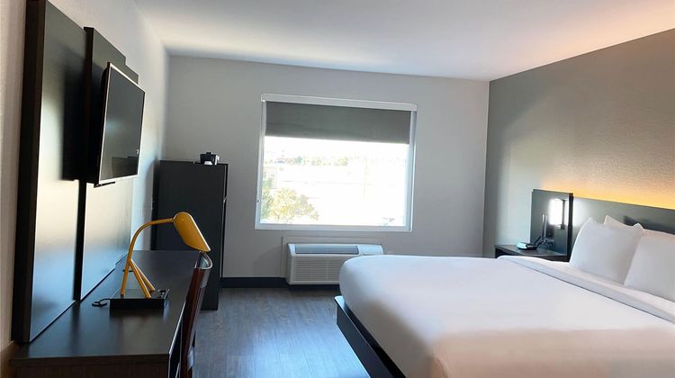 Hawthorn Extended Stay by Wyndham Hobbs Room