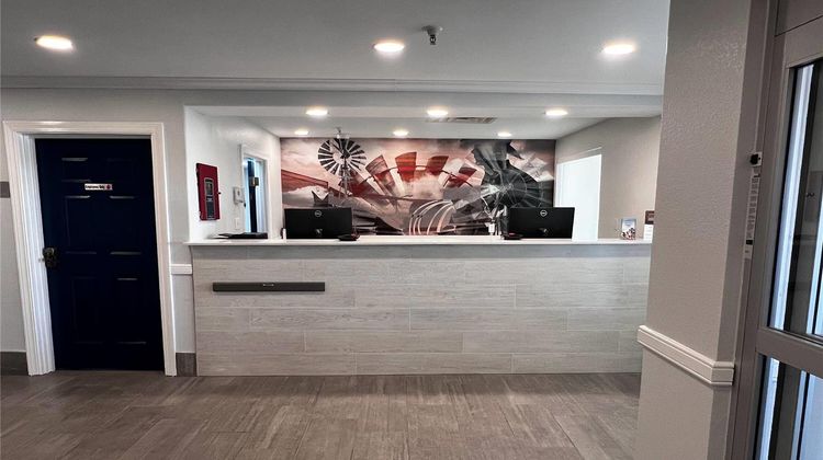 Hawthorn Extended Stay by Wyndham Hobbs Lobby