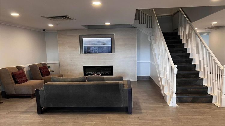 Hawthorn Extended Stay by Wyndham Hobbs Lobby