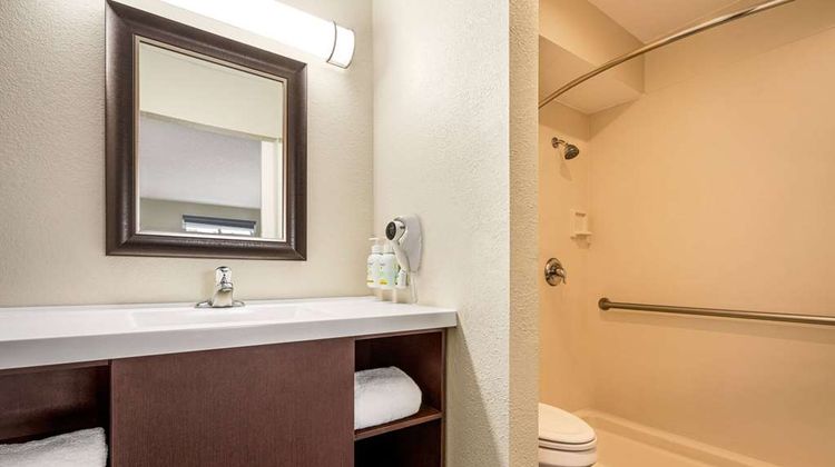 Baymont by Wyndham Kingman Room