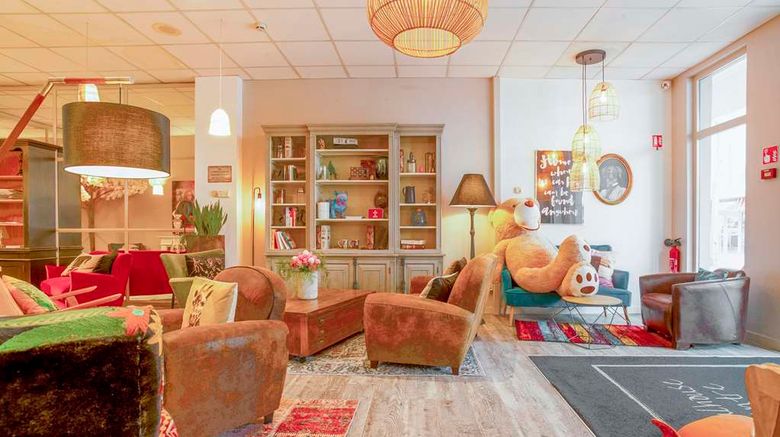 <b>La Maison Hotel Mulhouse Lobby</b>. Images powered by <a href="https://iceportal.shijigroup.com/" title="IcePortal" target="_blank">IcePortal</a>.