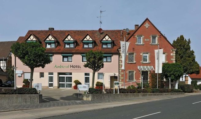 Ambient Hotel Am Europakanal Exterior
