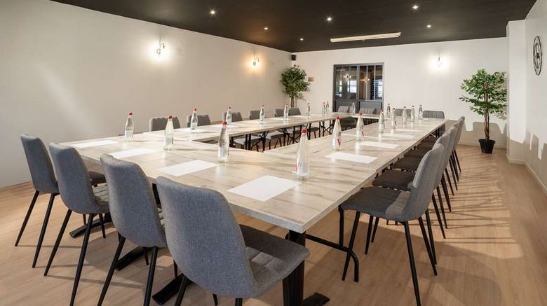 <b>Sure Hotel by BW Rouvignies Valenciennes Meeting</b>. Images powered by <a href="https://iceportal.shijigroup.com/" title="IcePortal" target="_blank">IcePortal</a>.