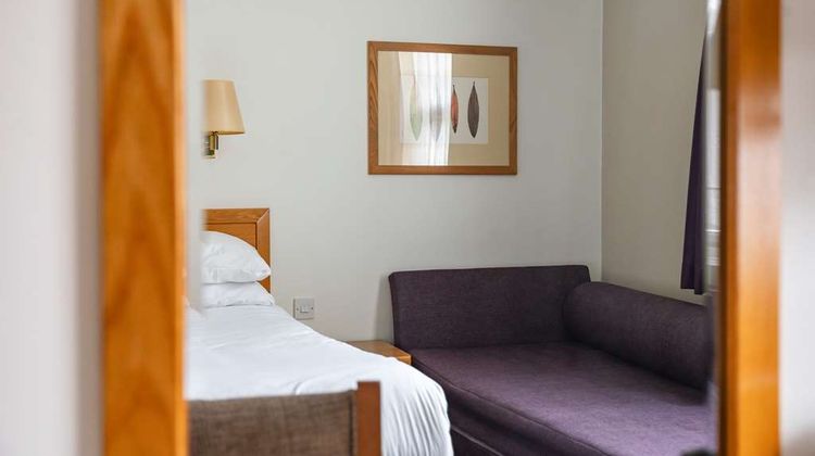 The Milestone Hotel, Sure Coll by BW Room