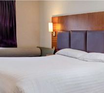 The Milestone Hotel, Sure Coll by BW Room