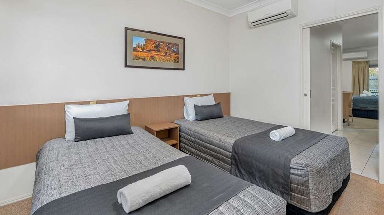 <b>Midlander Motor Inn Suite</b>. Images powered by <a href="https://iceportal.shijigroup.com/" title="IcePortal" target="_blank">IcePortal</a>.
