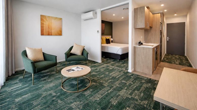 <b>La Quinta by Wyndham Ellerslie Auckland Room</b>. Images powered by <a href="https://iceportal.shijigroup.com/" title="IcePortal" target="_blank">IcePortal</a>.