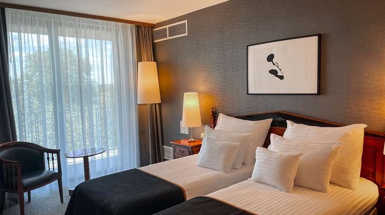 <b>Divinus Hotel Debrecen Suite</b>. Images powered by <a href="https://iceportal.shijigroup.com/" title="IcePortal" target="_blank">IcePortal</a>.