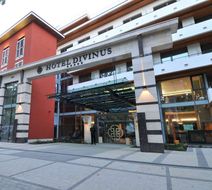 Divinus Hotel Debrecen Exterior