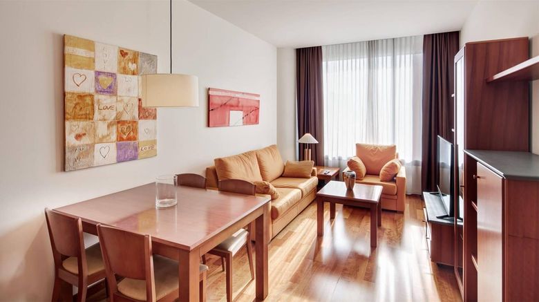 <b>Sercotel Arrahona Sabadell Room</b>. Images powered by <a href="https://iceportal.shijigroup.com/" title="IcePortal" target="_blank">IcePortal</a>.