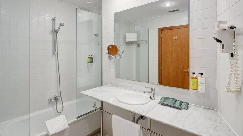 <b>Sercotel Arrahona Sabadell Room</b>. Images powered by <a href="https://iceportal.shijigroup.com/" title="IcePortal" target="_blank">IcePortal</a>.