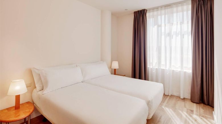 <b>Sercotel Arrahona Sabadell Room</b>. Images powered by <a href="https://iceportal.shijigroup.com/" title="IcePortal" target="_blank">IcePortal</a>.