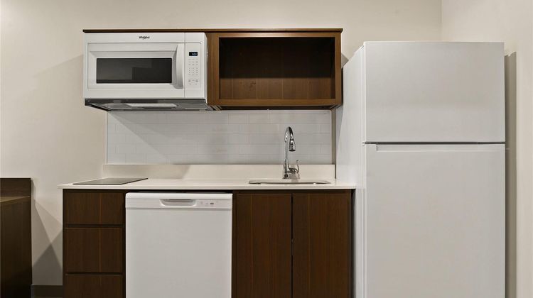 WoodSpring Suites University Area Room