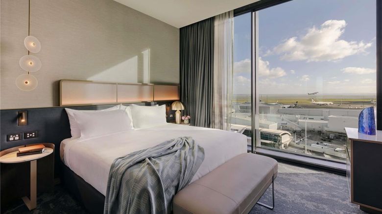 <b>Pullman Auckland Airport Suite</b>. Images powered by <a href="https://iceportal.shijigroup.com/" title="IcePortal" target="_blank">IcePortal</a>.