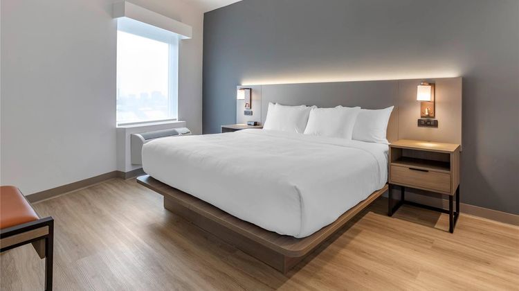 Comfort Inn & Stes  Liberty Intl Airport Suite