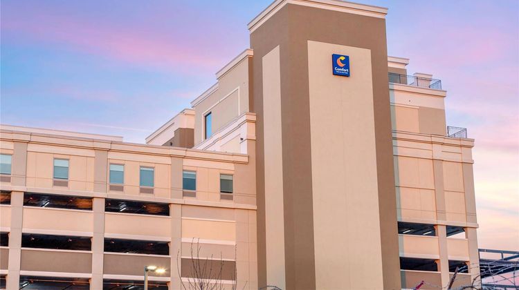 Comfort Inn & Stes  Liberty Intl Airport Exterior