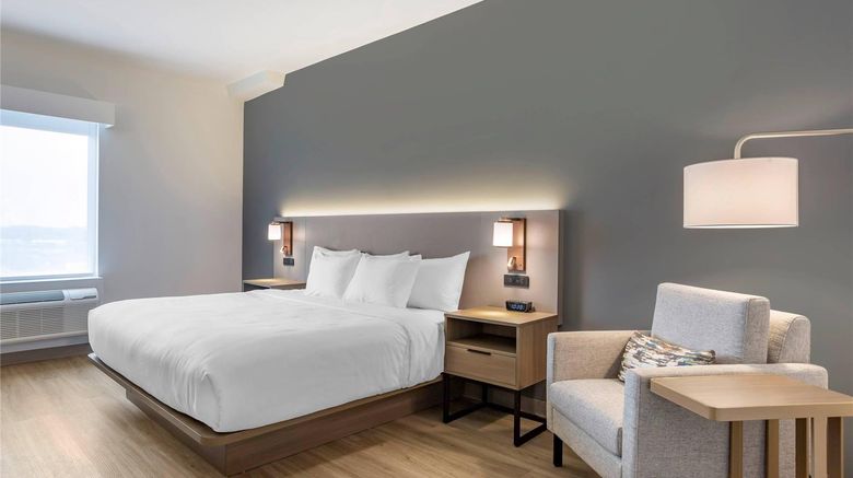 <b>Comfort Inn & Stes  Liberty Intl Airport Room</b>. Images powered by <a href="https://iceportal.shijigroup.com/" title="IcePortal" target="_blank">IcePortal</a>.