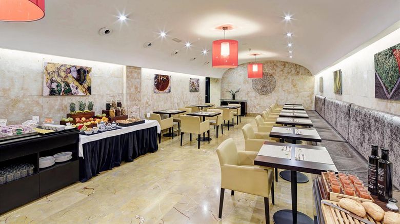 <b>Sercotel Puerta de la Catedral Restaurant</b>. Images powered by <a href="https://iceportal.shijigroup.com/" title="IcePortal" target="_blank">IcePortal</a>.