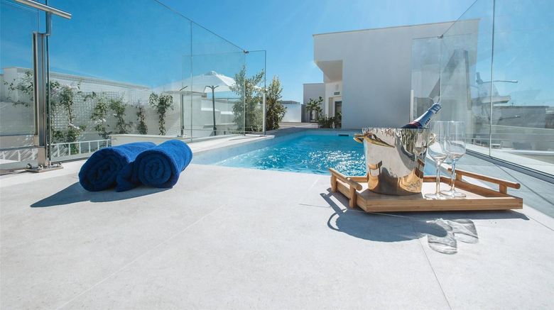 <b>Sercotel Sevilla Guadalquivir Ascend Col Pool</b>. Images powered by <a href="https://iceportal.shijigroup.com/" title="IcePortal" target="_blank">IcePortal</a>.