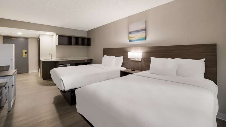 Suburban Studios Milwaukee Airport Suite