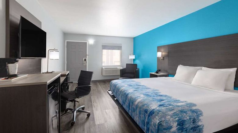 <b>Baymont by Wyndham Branson Thousand Hill Suite</b>. Images powered by <a href="https://iceportal.shijigroup.com/" title="IcePortal" target="_blank">IcePortal</a>.