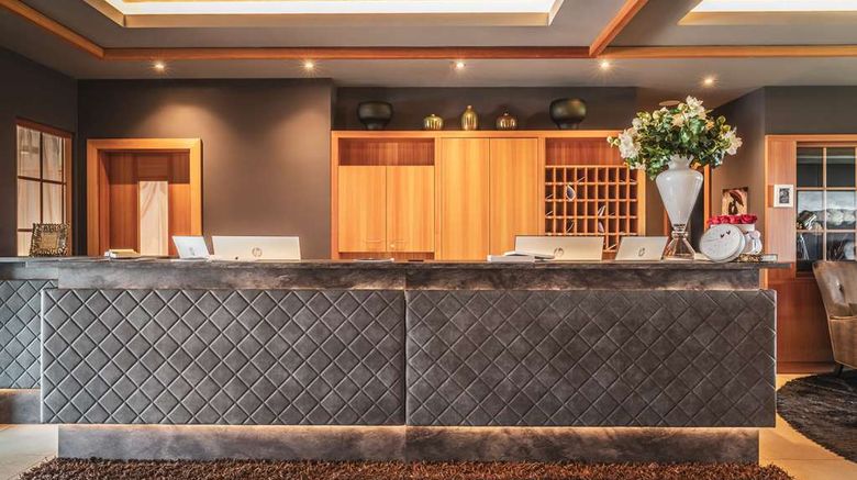 <b>Al Sole Hotel Beauty & Vital Lobby</b>. Images powered by <a href="https://iceportal.shijigroup.com/" title="IcePortal" target="_blank">IcePortal</a>.