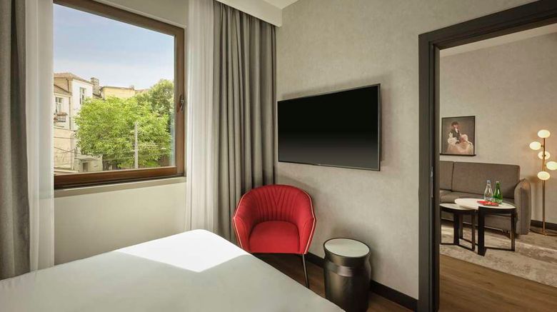 <b>Radisson Red Belgrade Suite</b>. Images powered by <a href="https://iceportal.shijigroup.com/" title="IcePortal" target="_blank">IcePortal</a>.