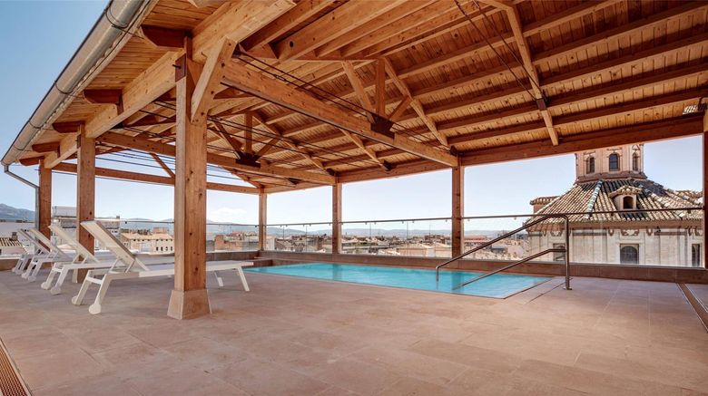 <b>Sercotel Granada Suites Ascend Coll Pool</b>. Images powered by <a href="https://iceportal.shijigroup.com/" title="IcePortal" target="_blank">IcePortal</a>.