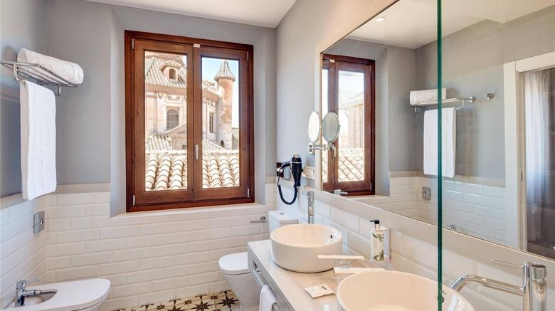 <b>Sercotel Granada Suites Ascend Coll Room</b>. Images powered by <a href="https://iceportal.shijigroup.com/" title="IcePortal" target="_blank">IcePortal</a>.