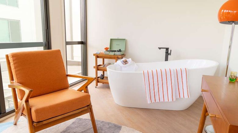 <b>Ohtel Auckland Suite</b>. Images powered by <a href="https://iceportal.shijigroup.com/" title="IcePortal" target="_blank">IcePortal</a>.