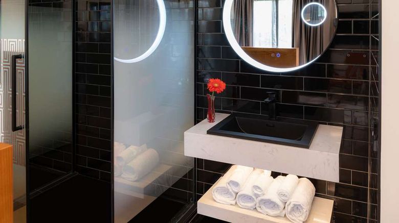 <b>Ohtel Auckland Room</b>. Images powered by <a href="https://iceportal.shijigroup.com/" title="IcePortal" target="_blank">IcePortal</a>.