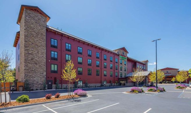 Wyndham Garden Redwood Valley Exterior