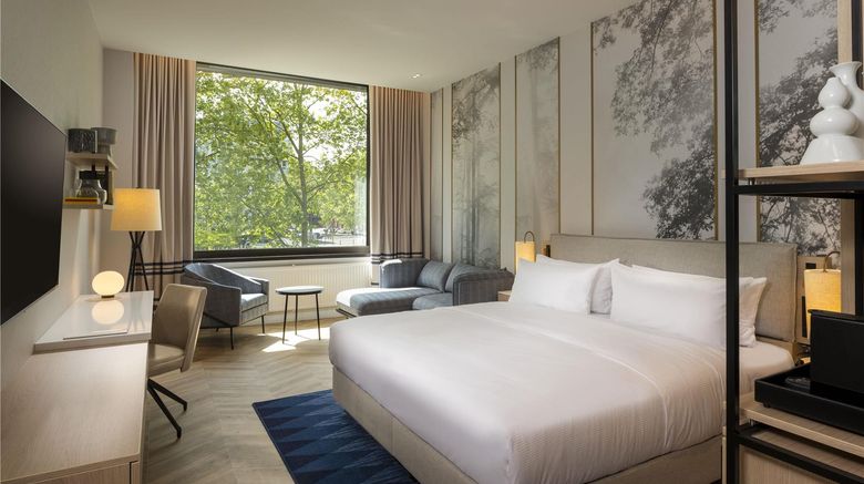 <b>DoubleTree by Hilton Berlin Ku'damm Room</b>. Images powered by <a href="https://iceportal.shijigroup.com/" title="IcePortal" target="_blank">IcePortal</a>.
