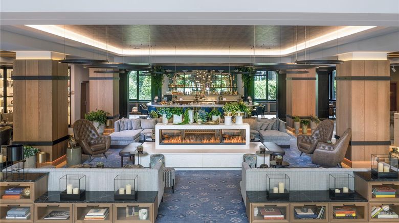 <b>DoubleTree by Hilton Berlin Ku'damm Lobby</b>. Images powered by <a href="https://iceportal.shijigroup.com/" title="IcePortal" target="_blank">IcePortal</a>.
