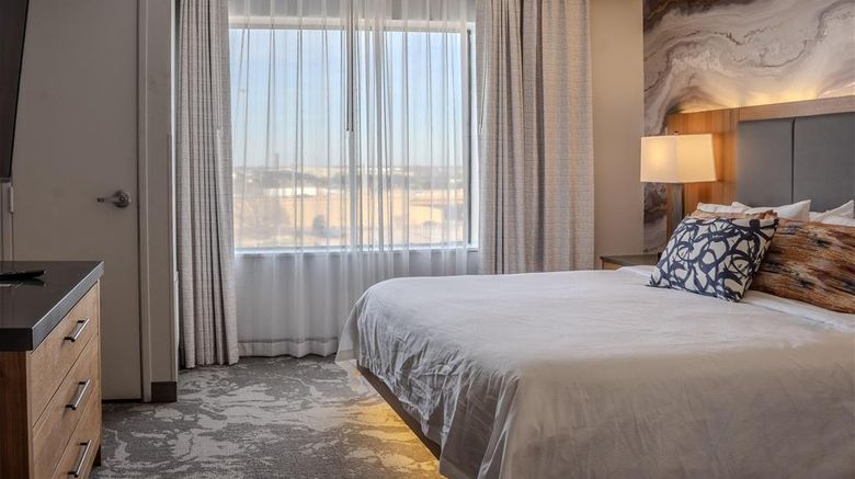 <b>DoubleTree by Hilton Fort Worth Fossil Room</b>. Images powered by <a href="https://iceportal.shijigroup.com/" title="IcePortal" target="_blank">IcePortal</a>.