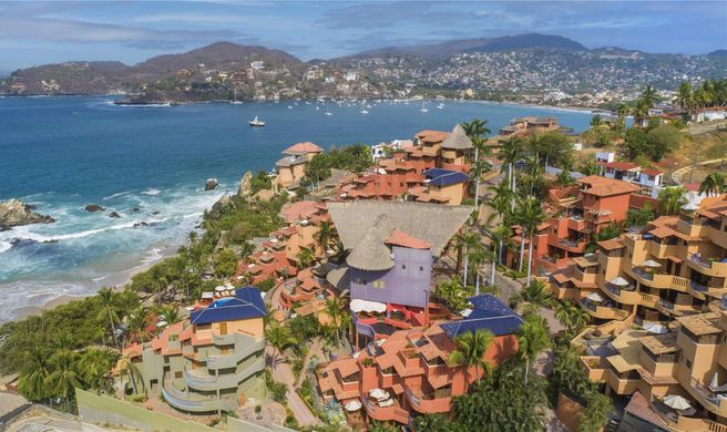 Hilton Grand Vacations Club Zihuatanejo Exterior