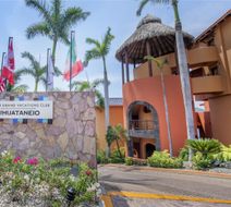 Hilton Grand Vacations Club Zihuatanejo Exterior