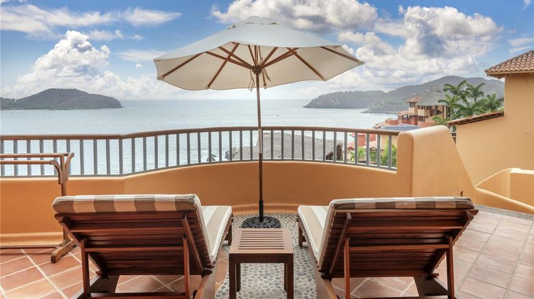 <b>Hilton Grand Vacations Club Zihuatanejo Room</b>. Images powered by <a href="https://iceportal.shijigroup.com/" title="IcePortal" target="_blank">IcePortal</a>.