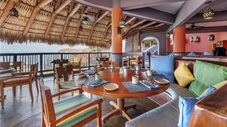 <b>Hilton Grand Vacations Club Zihuatanejo Restaurant</b>. Images powered by <a href="https://iceportal.shijigroup.com/" title="IcePortal" target="_blank">IcePortal</a>.
