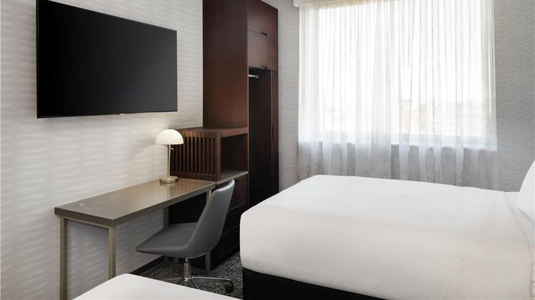 <b>DoubleTree by Hilton Long Island City Room</b>. Images powered by <a href="https://iceportal.shijigroup.com/" title="IcePortal" target="_blank">IcePortal</a>.