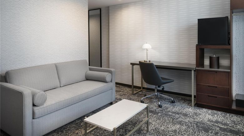 <b>DoubleTree by Hilton Long Island City Room</b>. Images powered by <a href="https://iceportal.shijigroup.com/" title="IcePortal" target="_blank">IcePortal</a>.