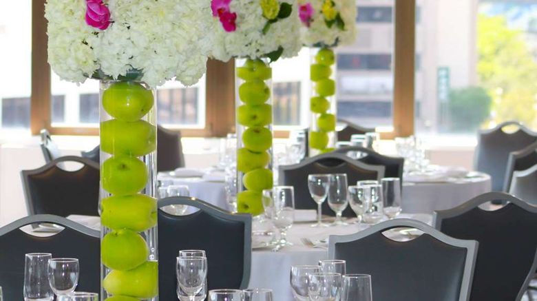 <b>Hotel NoMa Trademark Coll by Wyndham Meeting</b>. Images powered by <a href="https://iceportal.shijigroup.com/" title="IcePortal" target="_blank">IcePortal</a>.