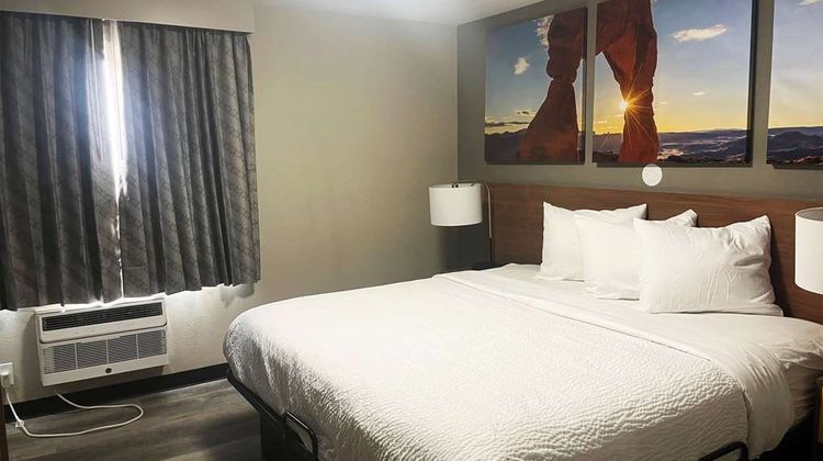 Days Inn by Wyndham Albuquerque Room
