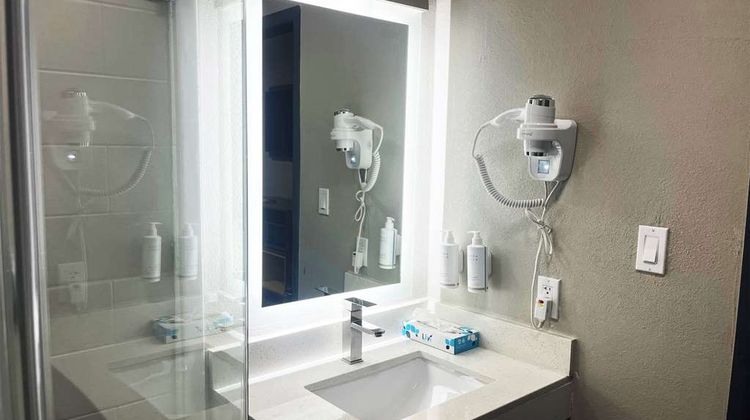 Days Inn by Wyndham Albuquerque Room