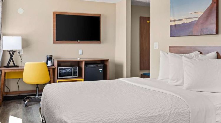 Days Inn by Wyndham Albuquerque Room